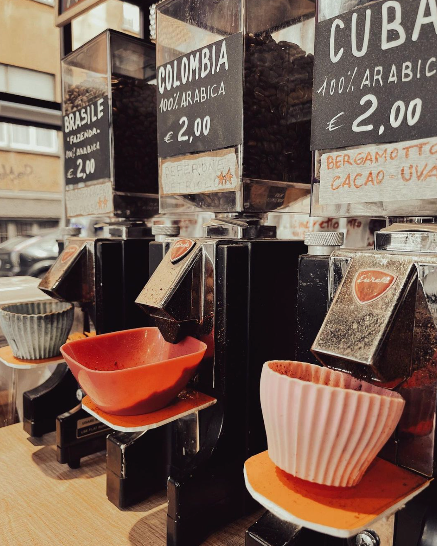 Foto particolare macinazione caffè